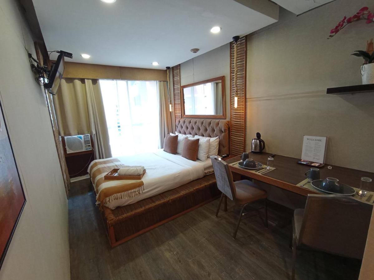 The Staycation - Serviced Rooms Manila Exterior photo