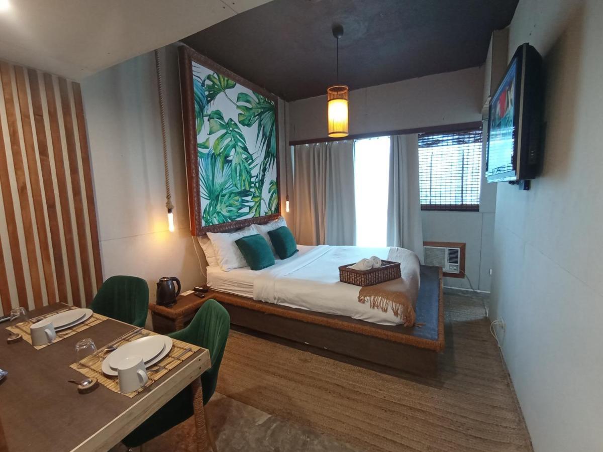 The Staycation - Serviced Rooms Manila Exterior photo