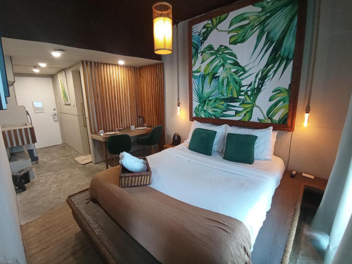 The Staycation - Serviced Rooms Manila Exterior photo