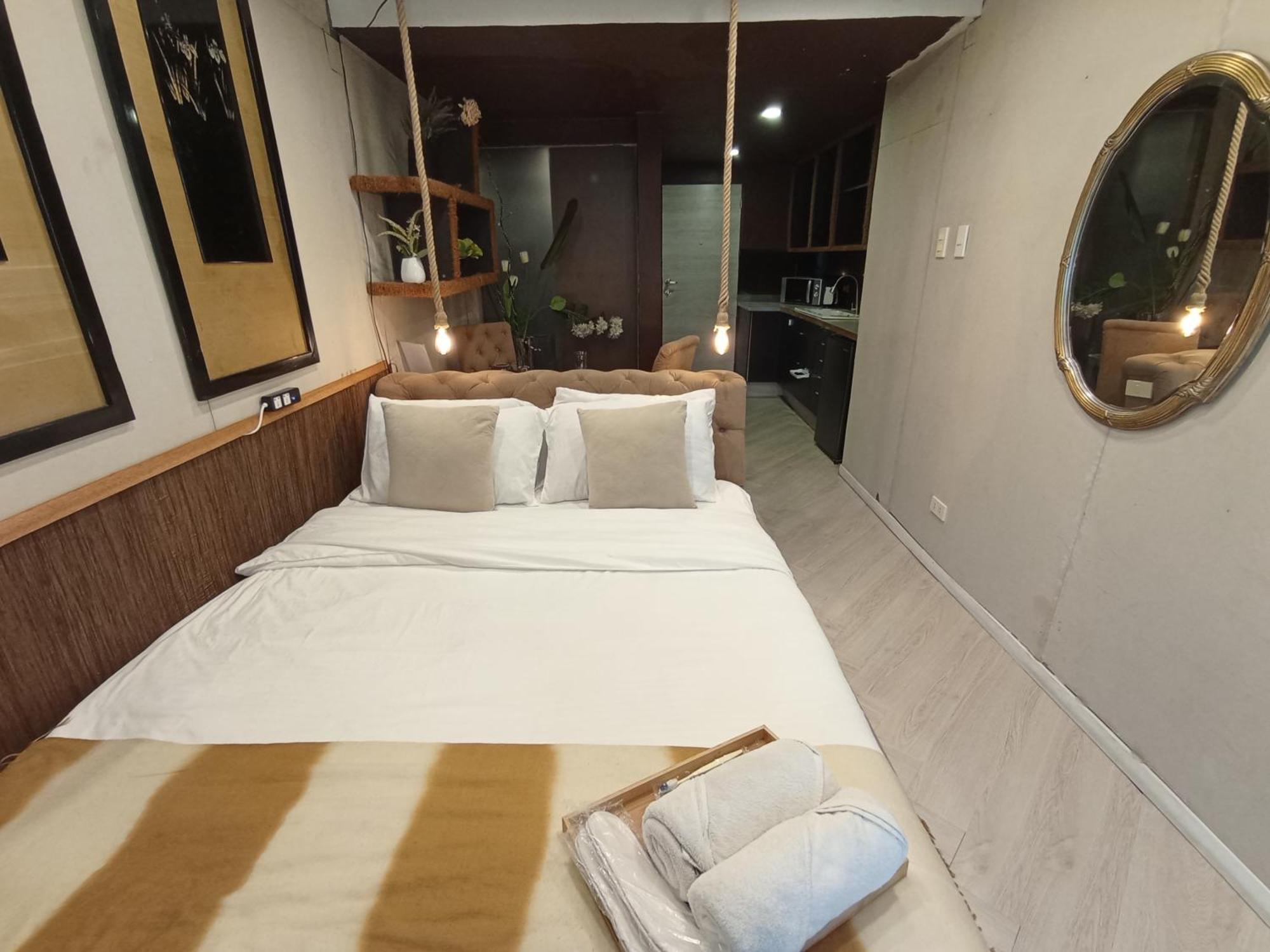 The Staycation - Serviced Rooms Manila Exterior photo