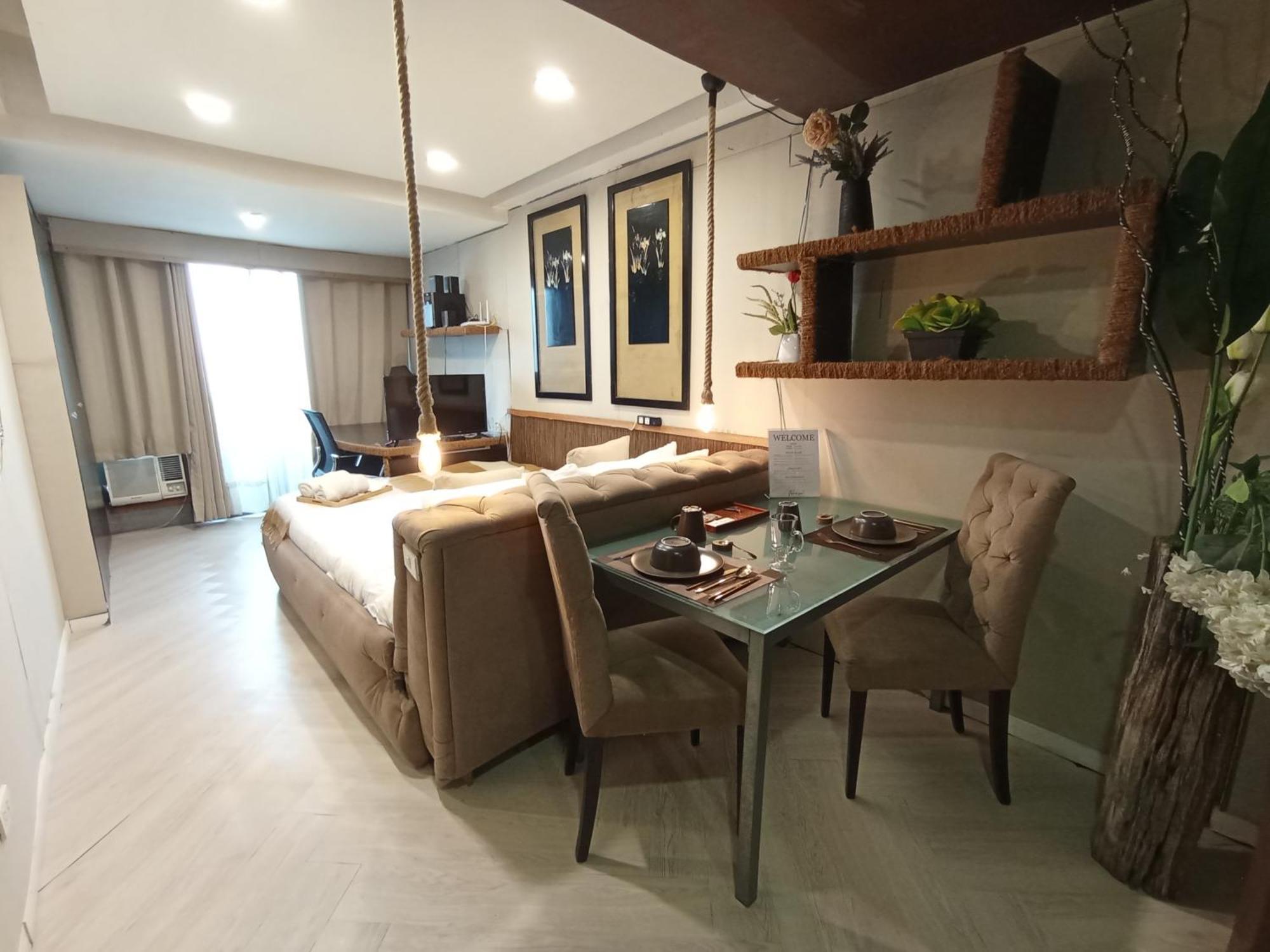 The Staycation - Serviced Rooms Manila Exterior photo